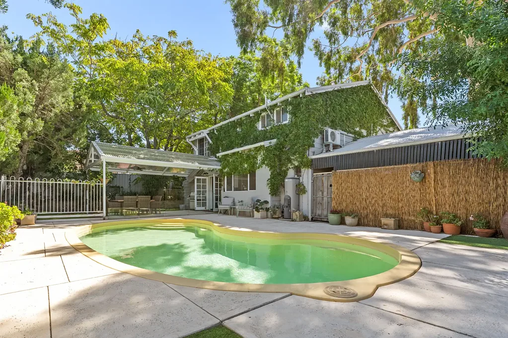 Ardross 4બેડરૂમ HAMPTONS-INSPIRED!