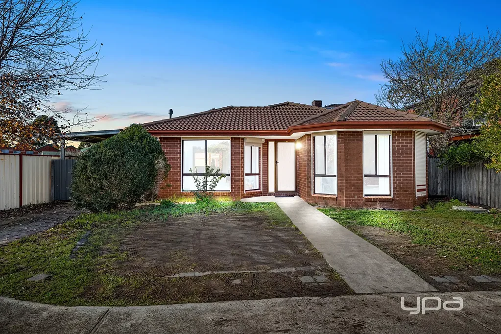 33 Moonstone Circuit, St Albans, VIC 3021