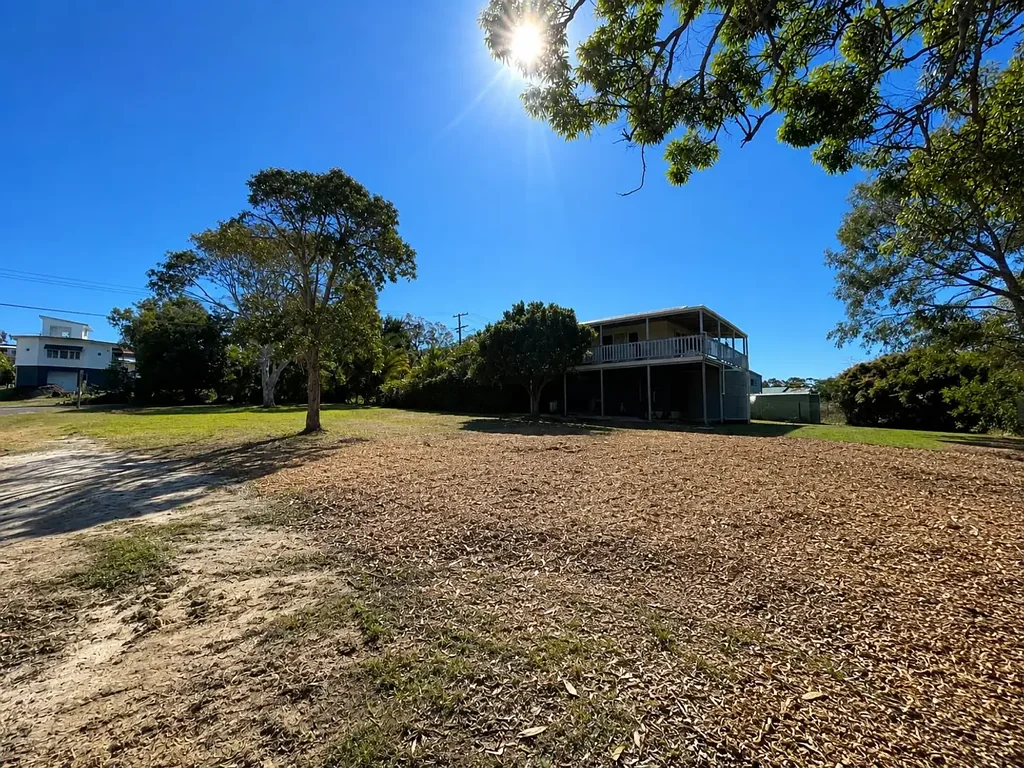 Macleay Island Corner Block with 584m² of Potential