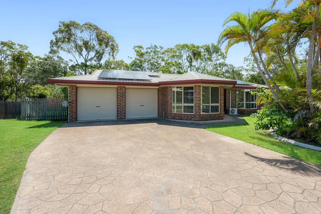 3 Hamilton Drive, Clinton, QLD 4680