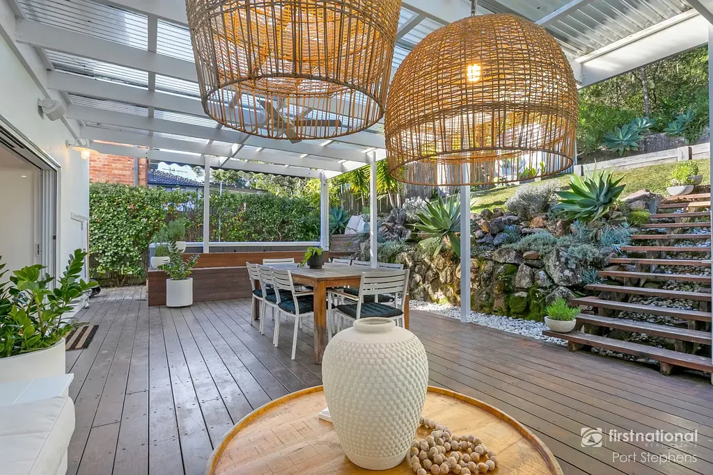 Salamander Bay 4 Bedroom EFFORTLESS COASTAL VIBE - LIVE IN OR HOLIDAY IN STYLE