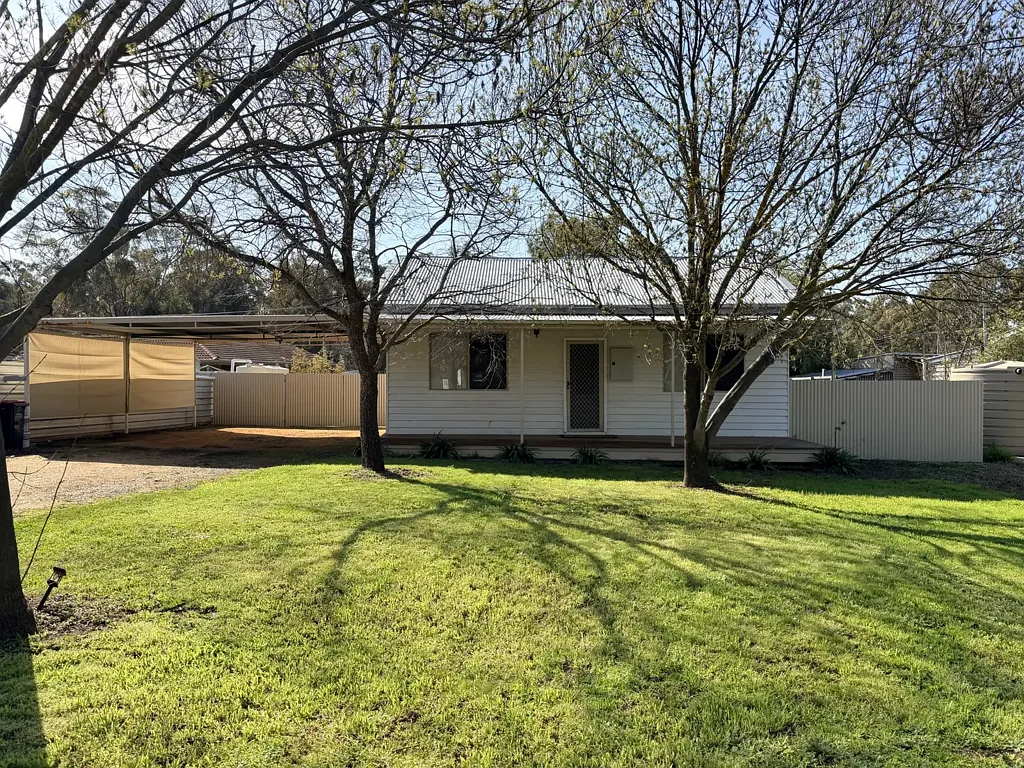 St Arnaud 4Zimmer 3 or 4 Bedroom weatherboard on Large Block