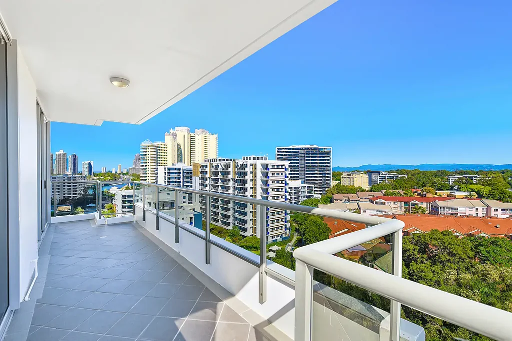 Southport 2房  Exceptional Entry Level Buying - This Won't Last!