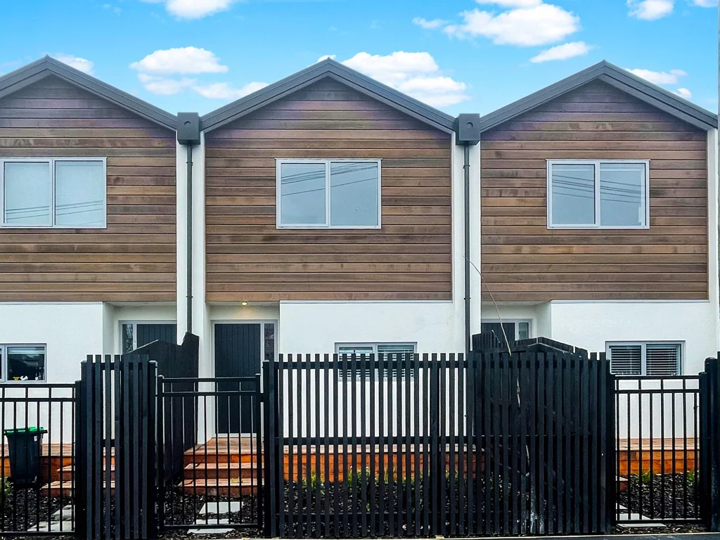 Two bed Executive Townhouse with allocated carpark