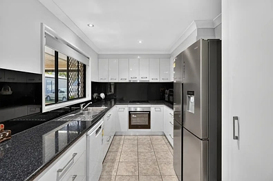 14 Arwon Close, Point Vernon, QLD 4655, 4 chambres, 2 salles de bain, House