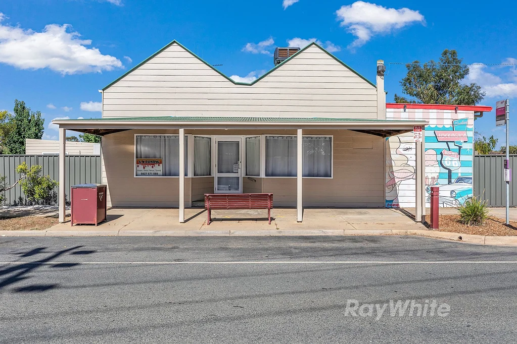 Lockington 6部屋 A Rare Dual-Income Gem in the Heart of Lockington!