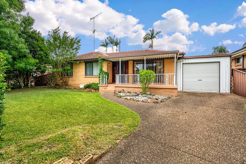 30 Bensbach Road, Glenfield, NSW 2167