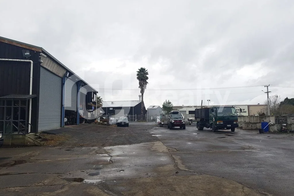 Drury AFFORDABLE 2195 SQM SECURE YARD WITH WAREHOUSE