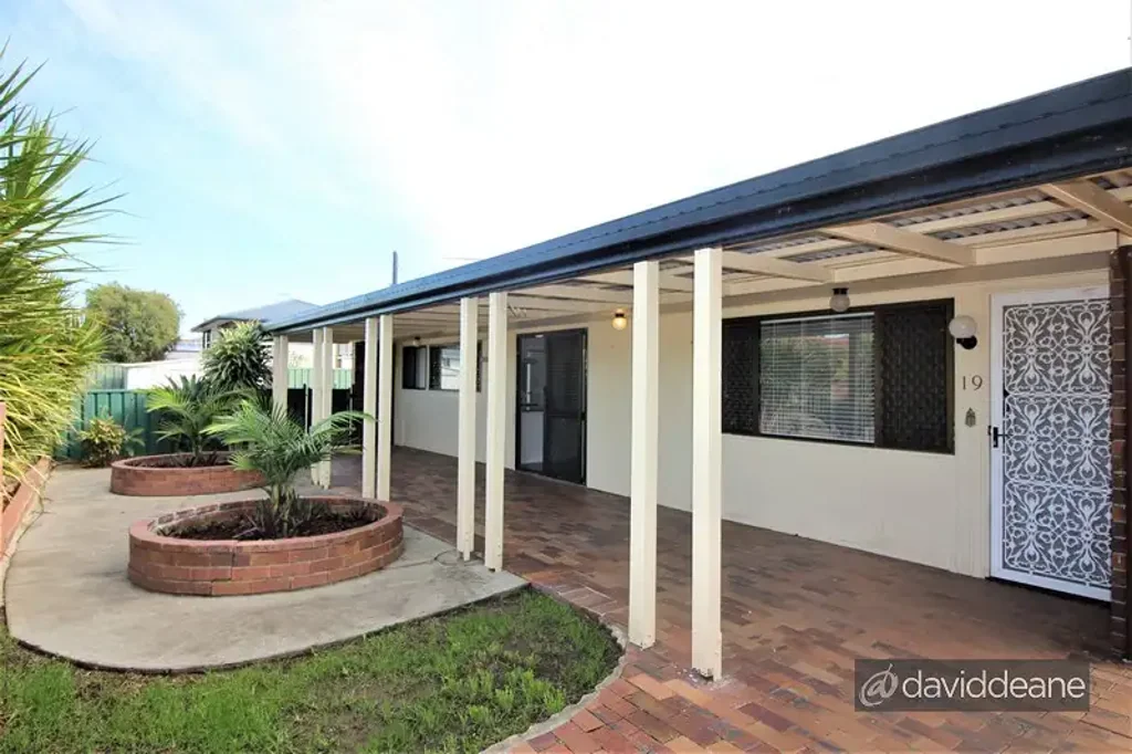 SPACIOUS FAMILY HOME IN STRATHPINE!