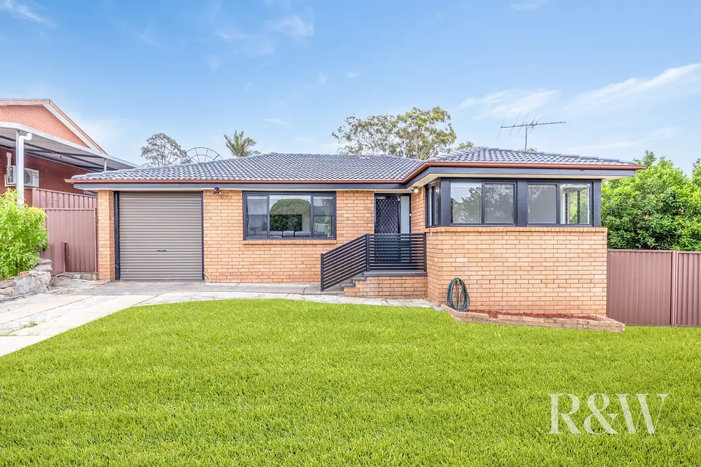 4 ARISAIG PLACE, St Andrews, NSW 2566