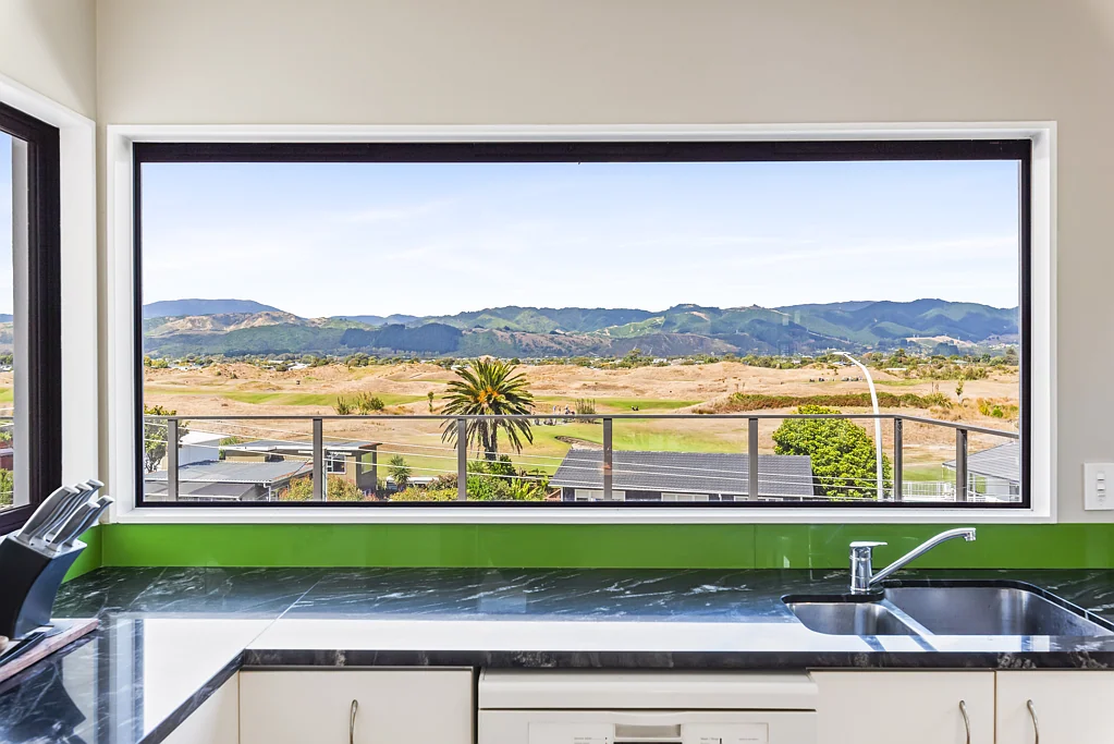 Paraparaumu Beach 4ਬੈੱਡਰੂਮ Vendors are moving abroad - make an offer!