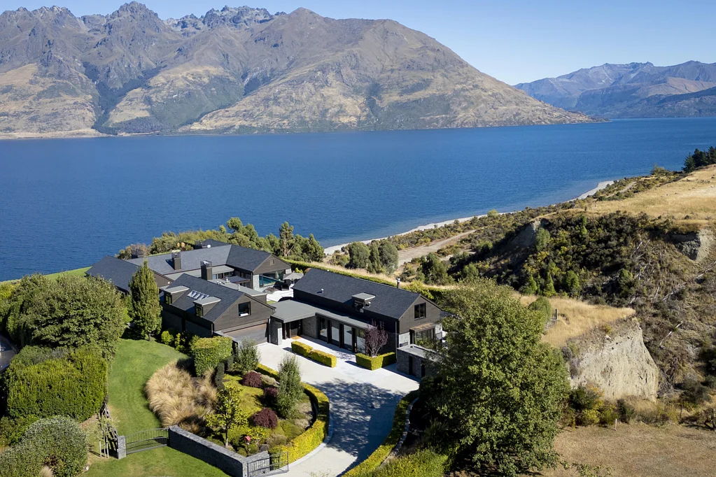 Drift Bay 5कमरा A Rare Waterfront Trophy Estate
