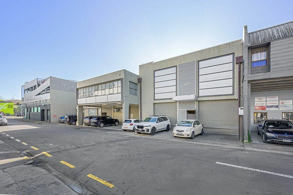 Newmarket RARE CENTRAL NEWMARKET OFFICE / WAREHOUSE