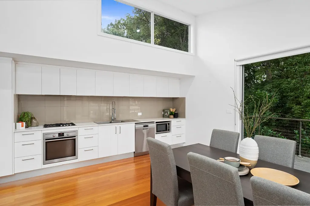 North Gosford 2कमरा Modern Townhouse - Tranquil Setting Backing Reserve