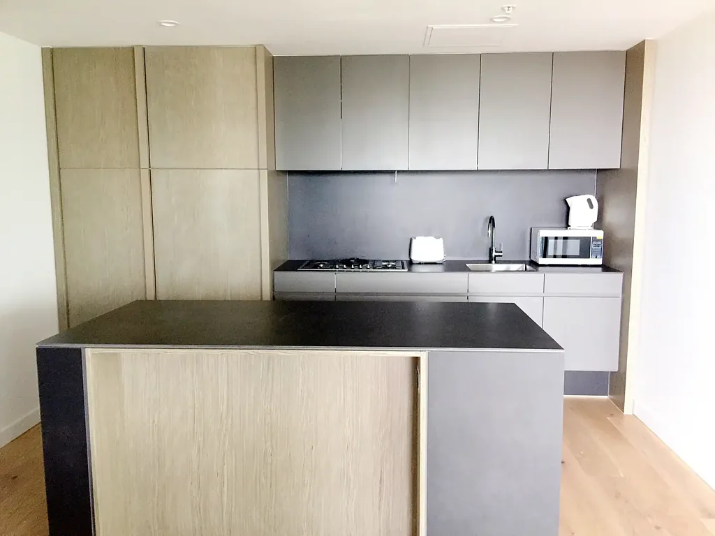 Furnished 3B 3B 2C apartment on 28th Floor with ABSOLUTE Harbour Views!
