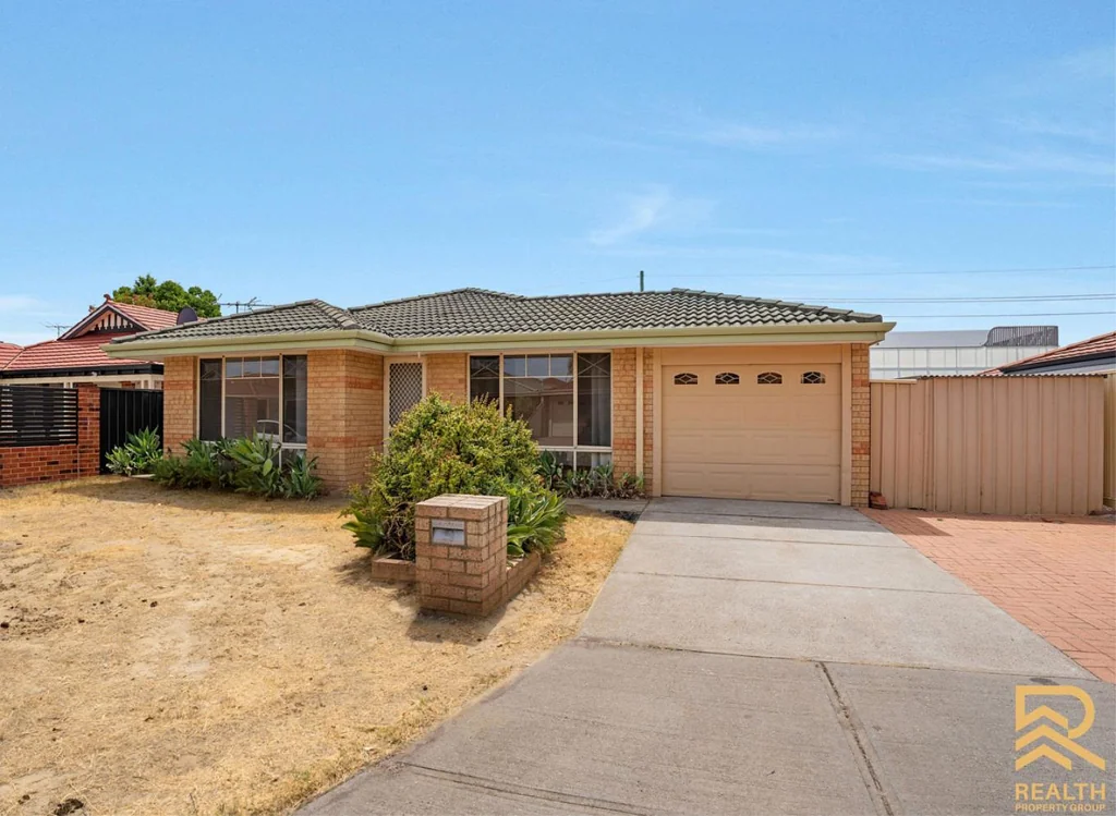Queens Park 3બેડરૂમ MAJORLY RENOVATED COZY GREEN TITLED HOME IN PRIME LOCALE!