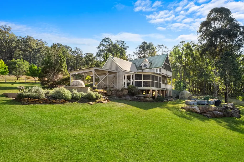 Putty 4બેડરૂમ Storybook charm - 50 acre Retreat