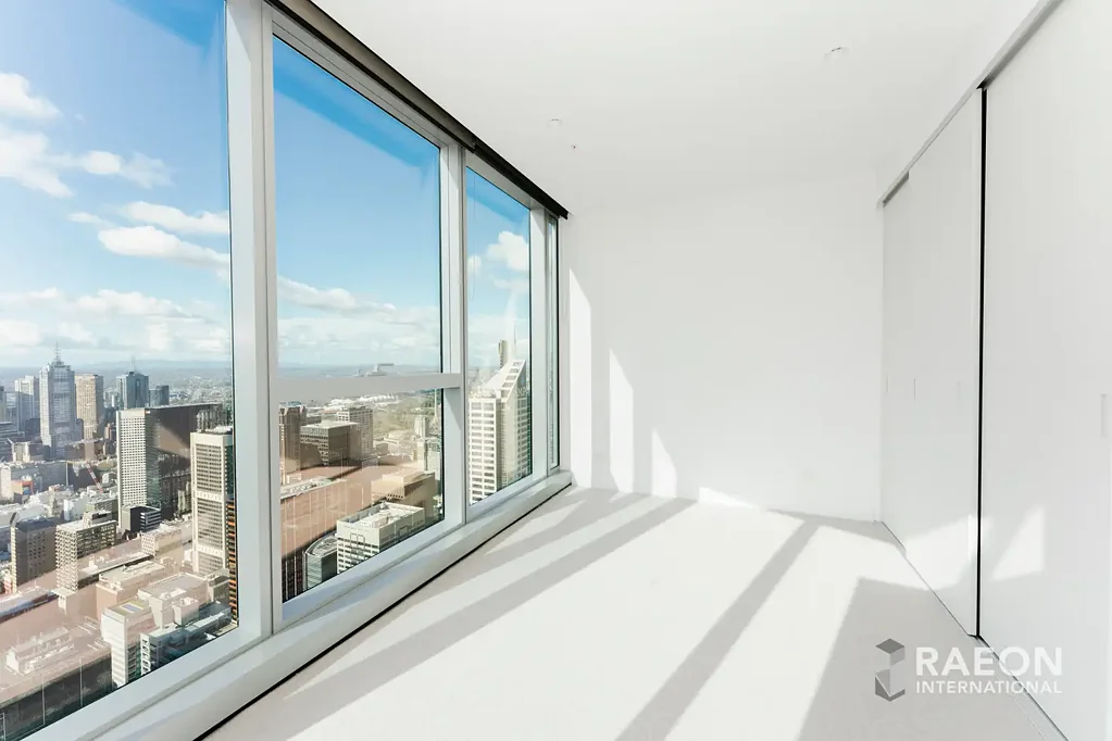 Stunning High Rise West Side Place 2 Bedroom 2 Bathrooms Apartment