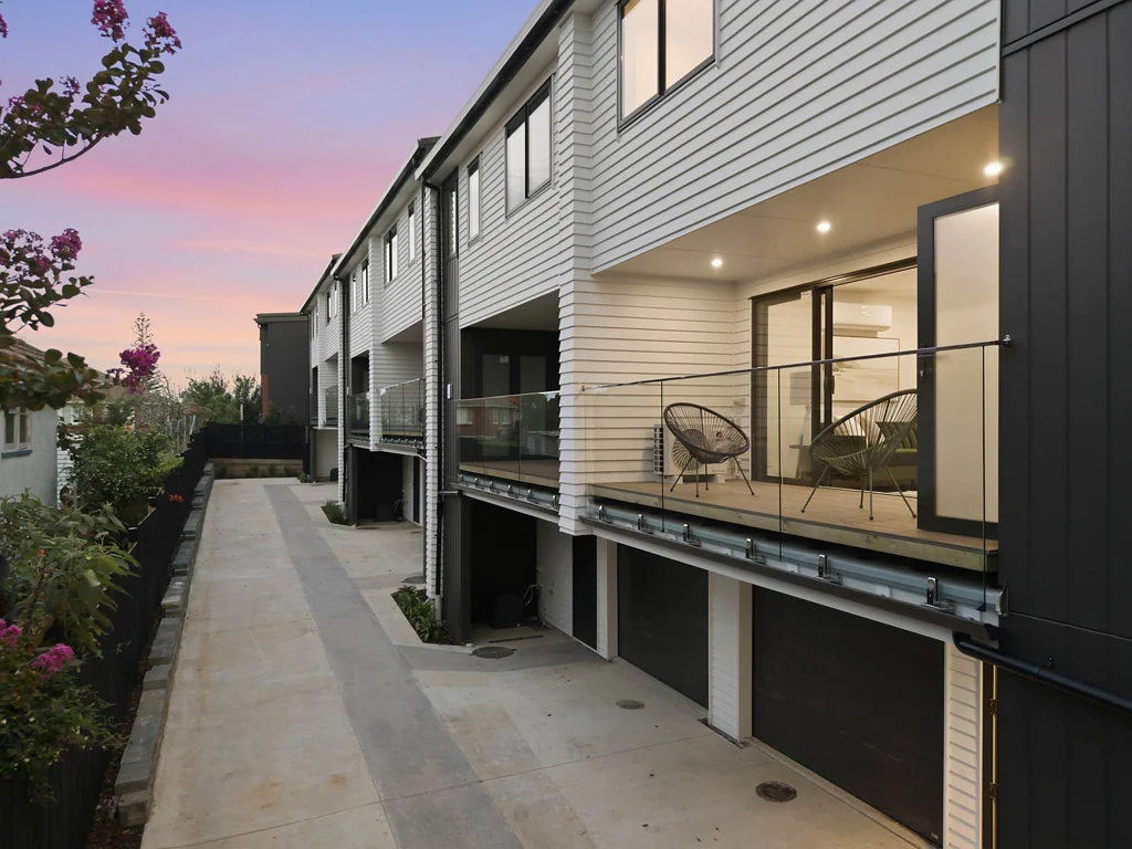 Glen Innes 4બેડરૂમ New Boutique Townhouse in the Heart of Glen Innes