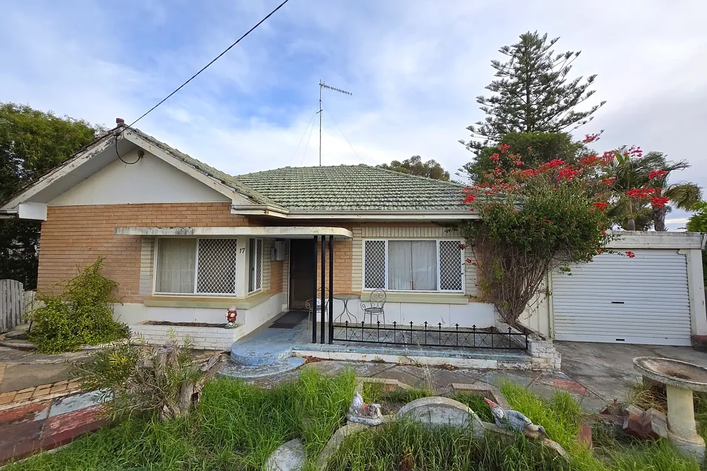 Katanning 3Kwarto Centrally Located Comfort with Character