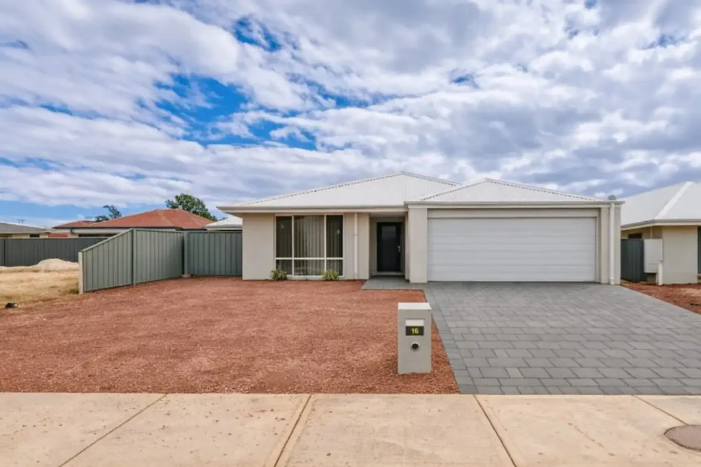 10A Whittaker Way, Waroona, WA 6215