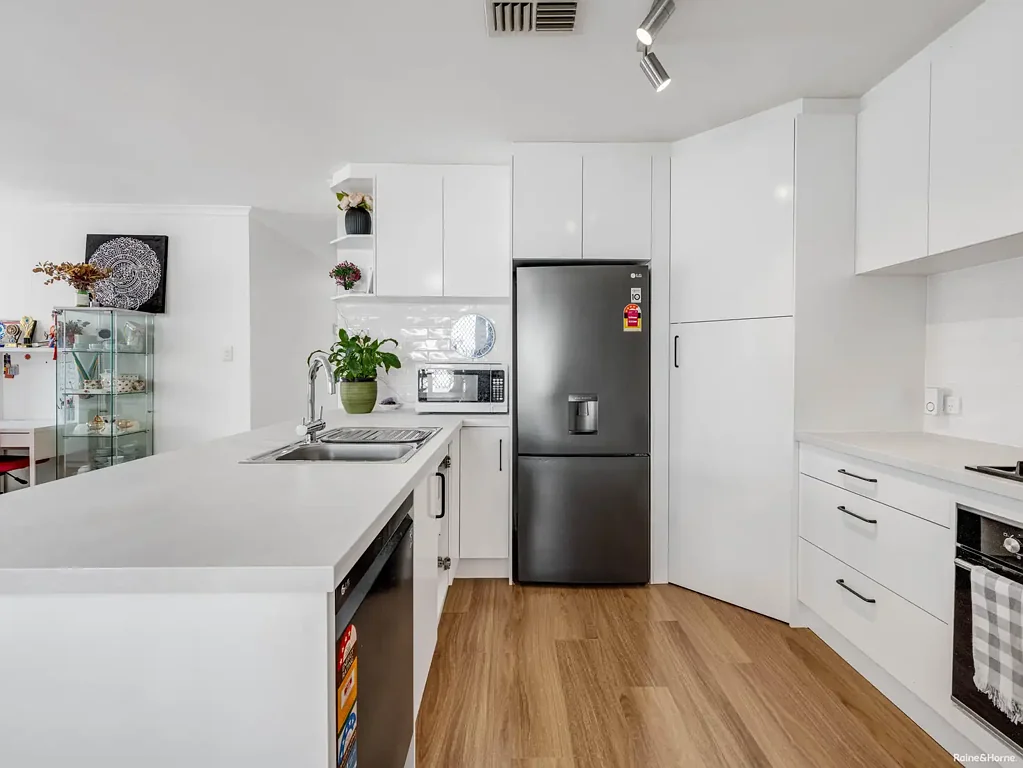 Ascot Park 3ਬੈੱਡਰੂਮ Renovated & Ready in Ascot Park!