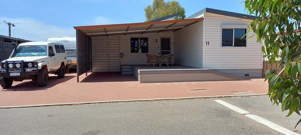 11/4 Bosley Street, Sunset Beach, WA 6530