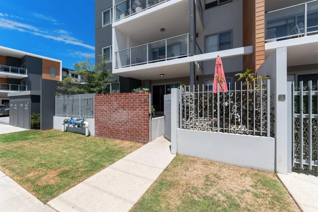 Maylands 2 Bedroom Street Front - Courtyard Apartment