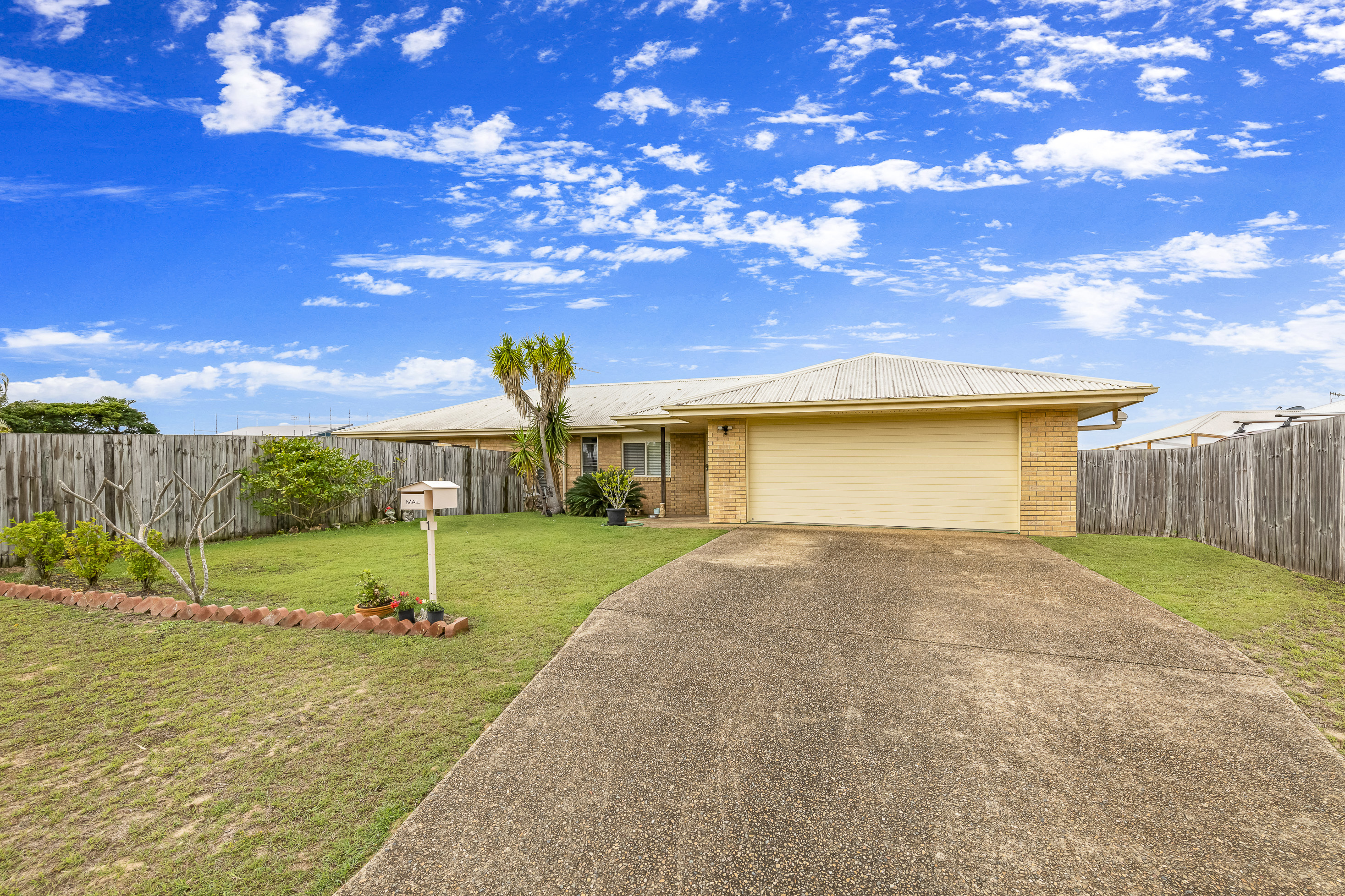 1 CYCAD CT, MOORE PARK BEACH QLD 4670, 0 chambres, 0 salles de bain, House