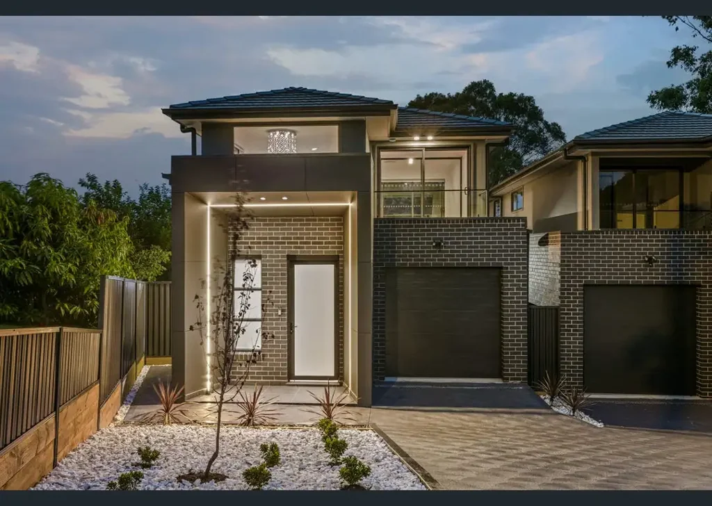 5 BEDROOM MORDERN DUPLEX