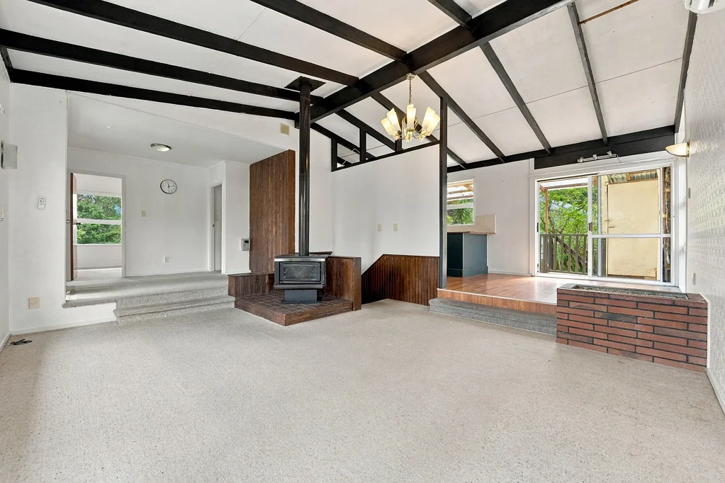 Blockhouse Bay 3 Bedroom A Peaceful Outlook. Unbeatable Location.