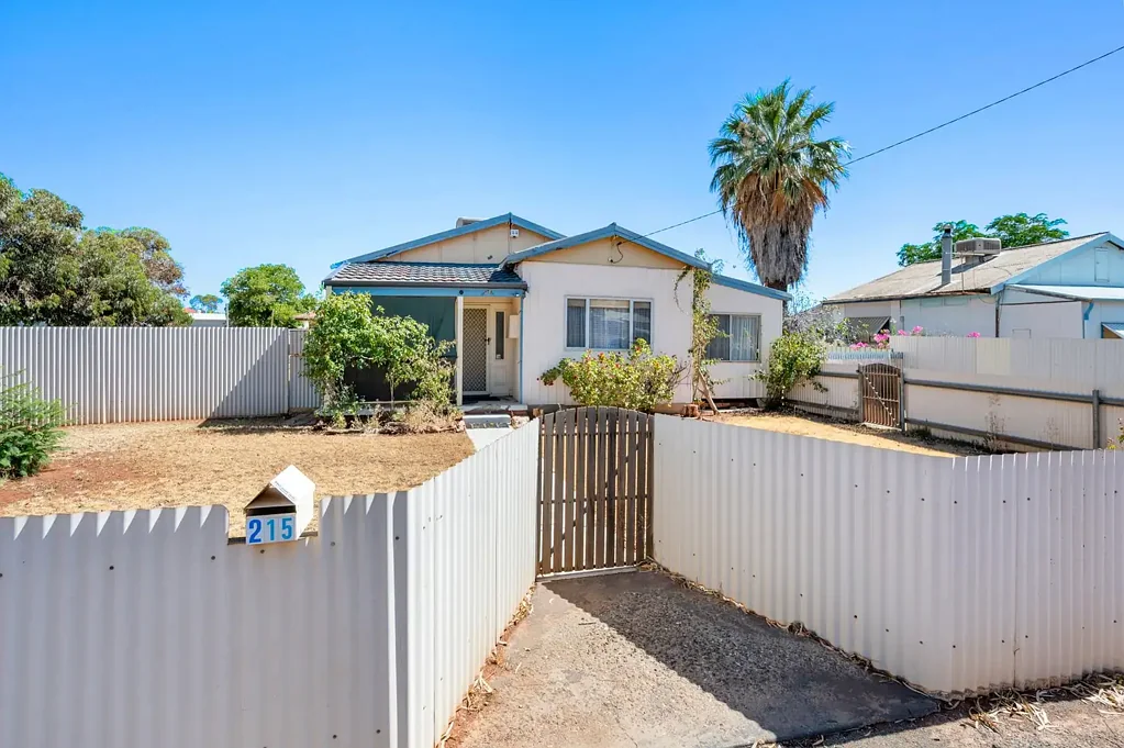 215 Wittenoom Street, Victory Heights, WA 6432