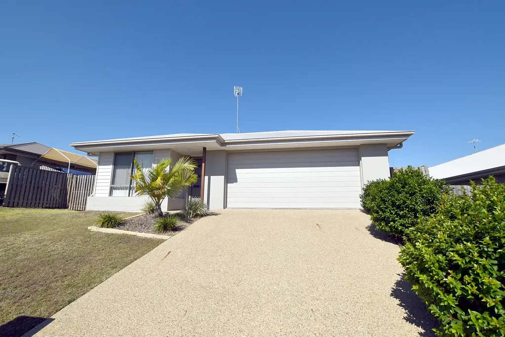BIG HOME IN LITTLE CREEK ... CLEAN, MODERN & GREAT VALUE!