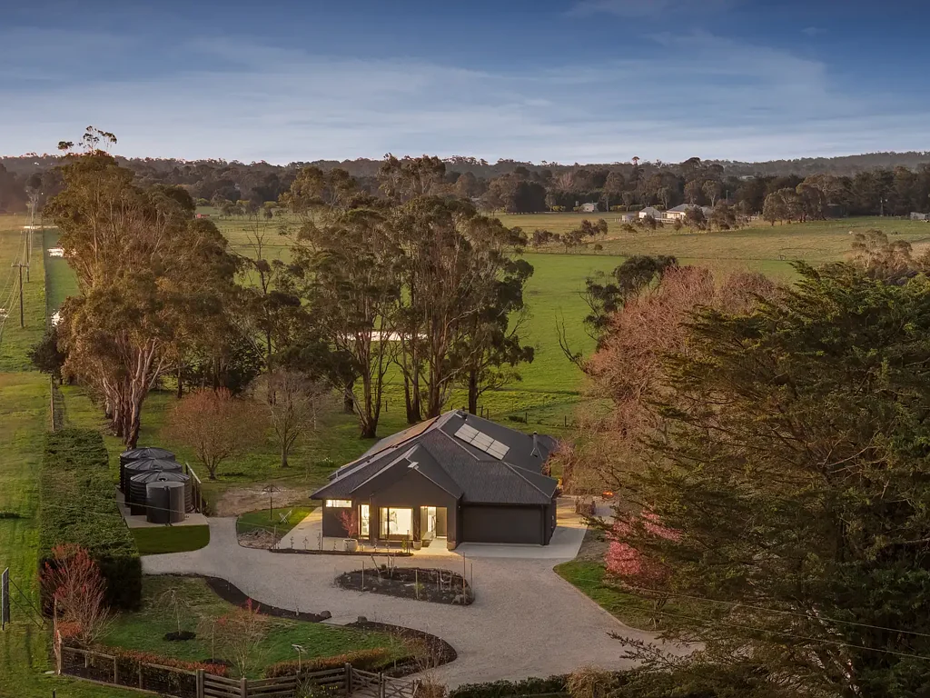 Carlsruhe 4 Bedroom Modern Country Living with Exceptional Comfort across 5 Acres