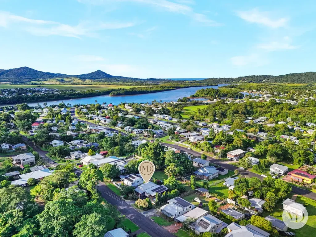 East Innisfail 3房  Character Queenslander Central to Everything.