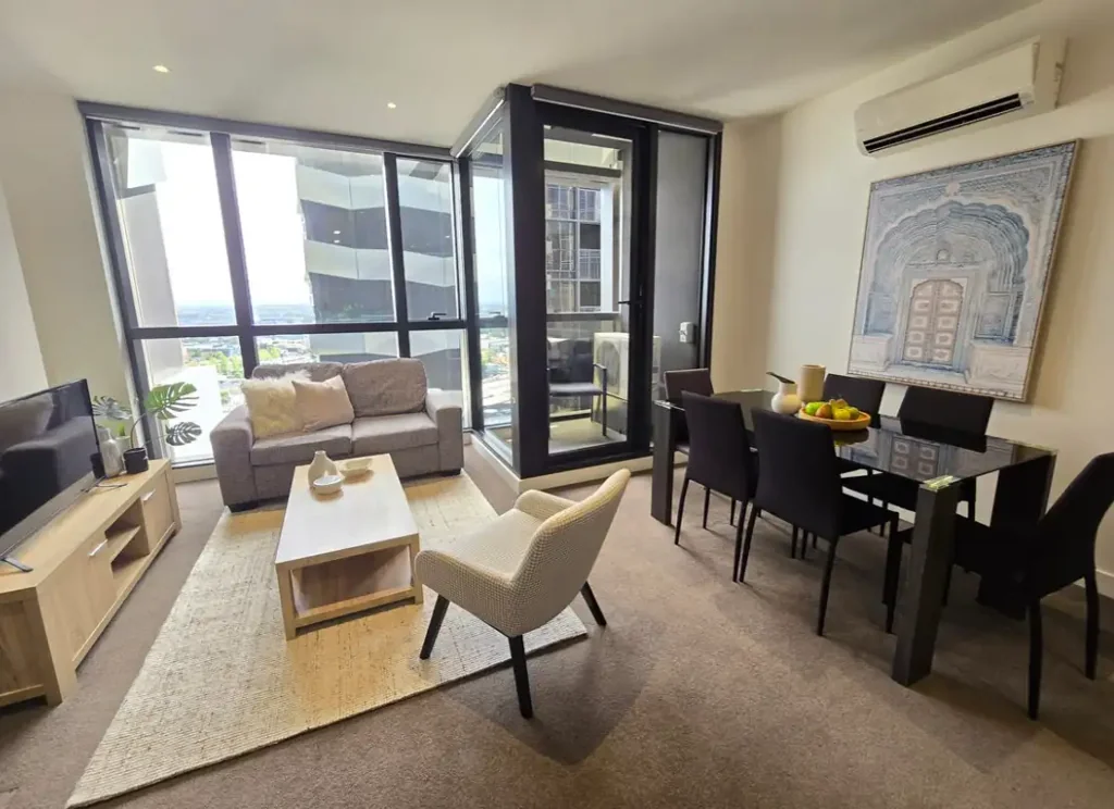 Modern CBD Living with Car Park – Spacious One Bedroom Apartment (Partly Furnished)