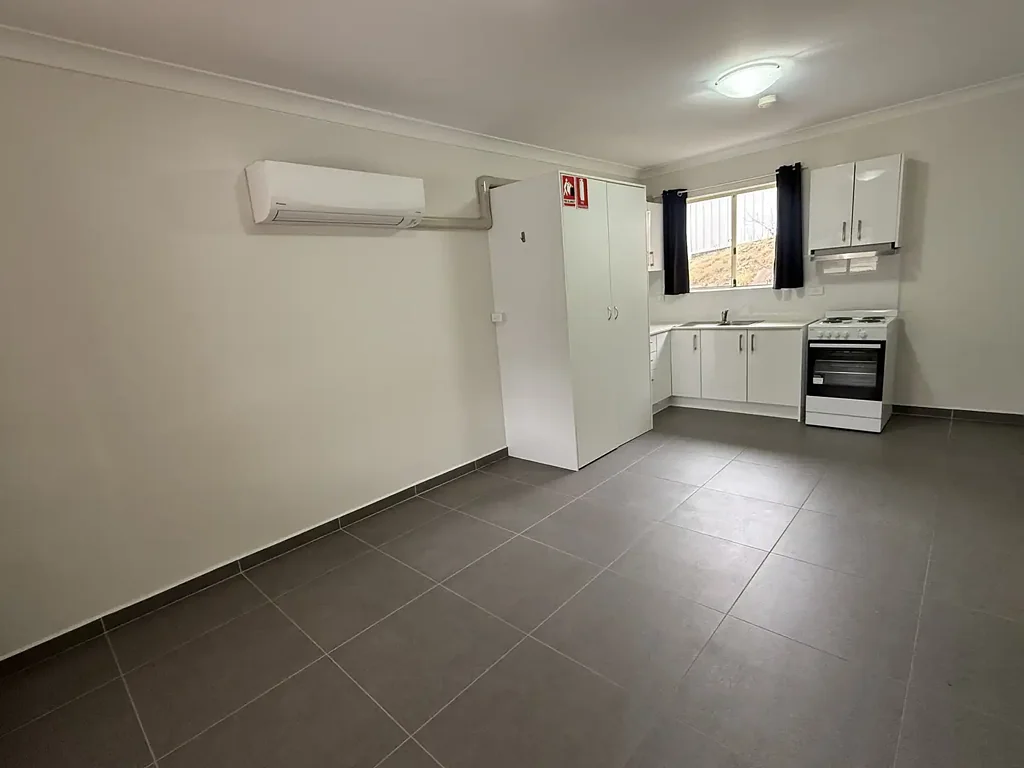 16/237 Sharp Street, Cooma