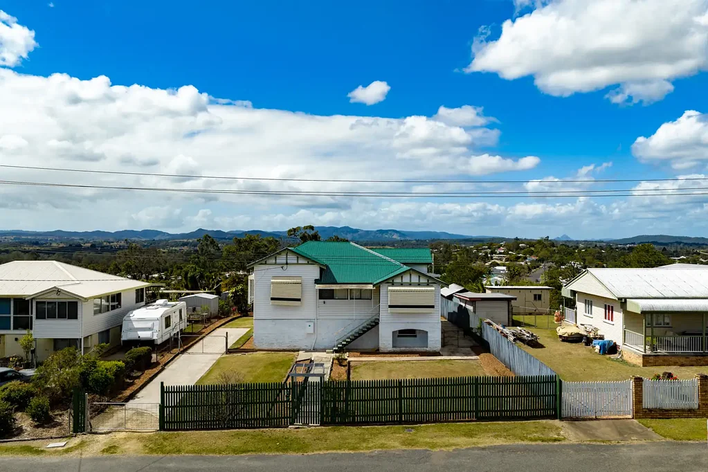 Gympie 3Zimmer Elevated Character Home on 1,335sqm