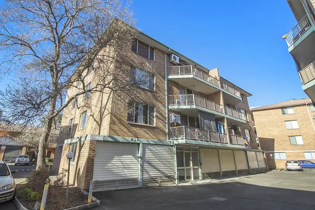 CLOSE TO LIVERPOOL CBD & RAILWAY