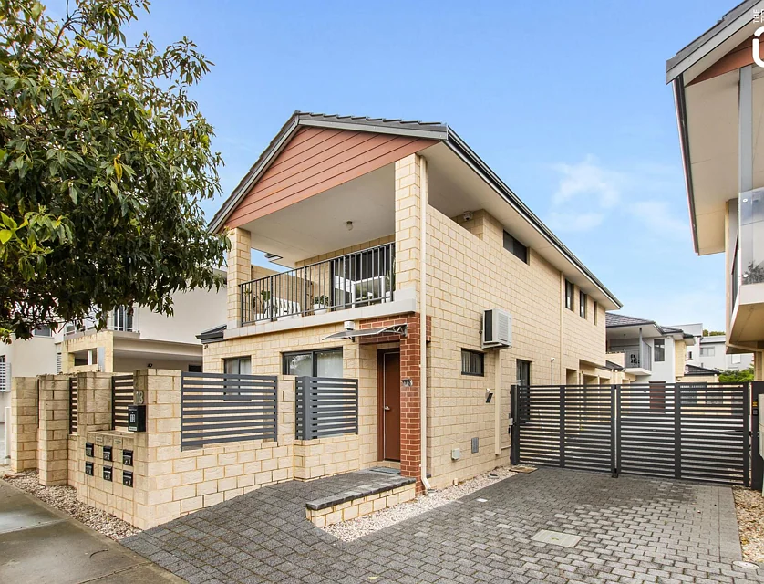 2/13 Anderson Street, Mount Hawthorn, Perth CBD, 2 Bedrooms, 2 Bathrooms, Apartment