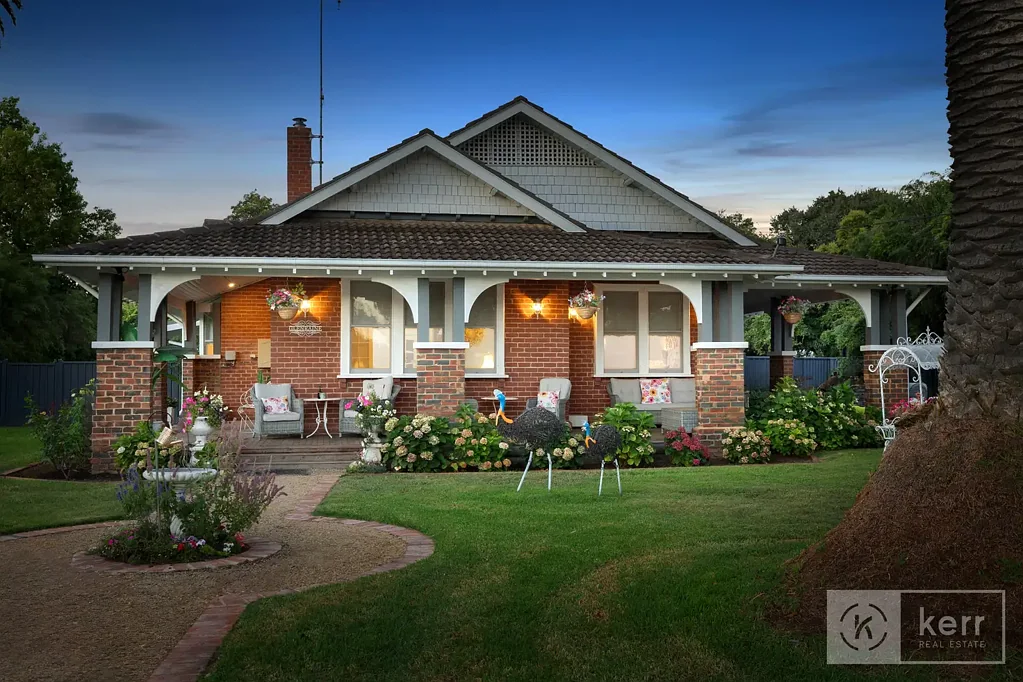 Cobram 3Zimmer Circa 1920s Elegance in the Heart of Cobram
