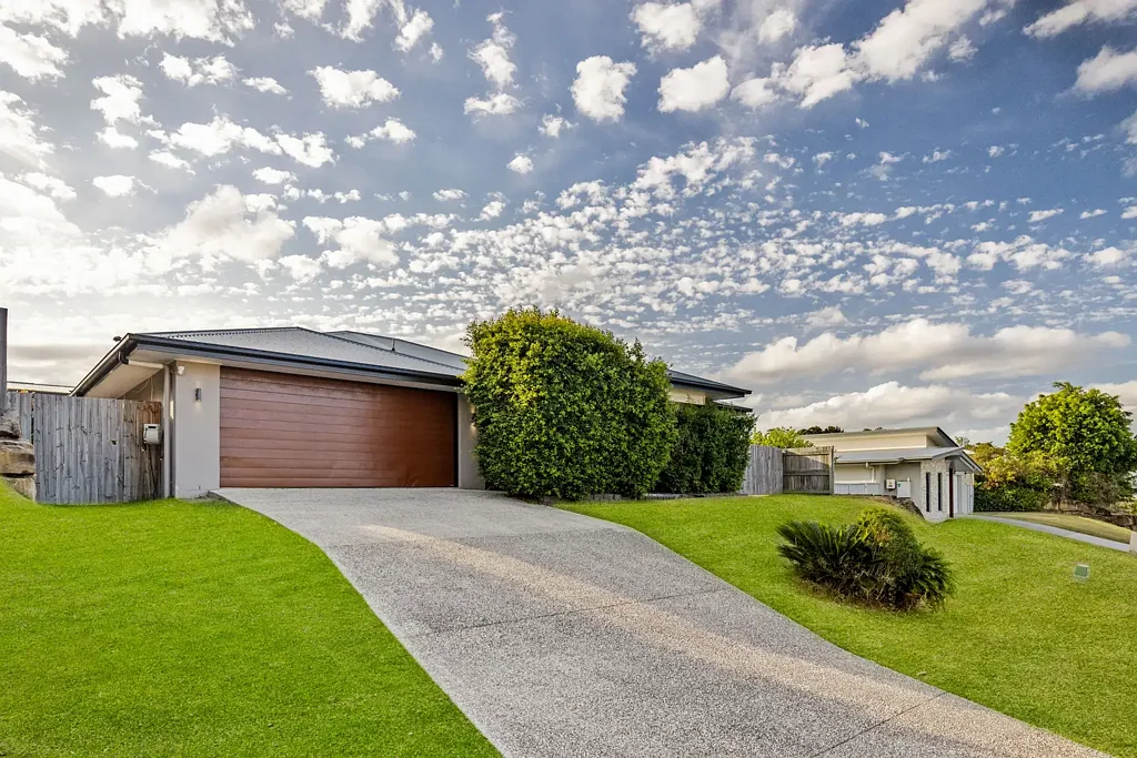 Southside 4 Slaapkamer Modern Family Home with Outdoor Entertaining