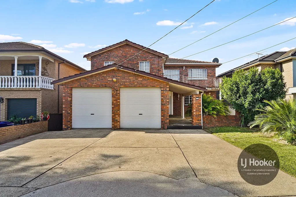 Merrylands 5ਬੈੱਡਰੂਮ Solid & Spacious Full Brick Home in One of Merrylands' Finest Locations