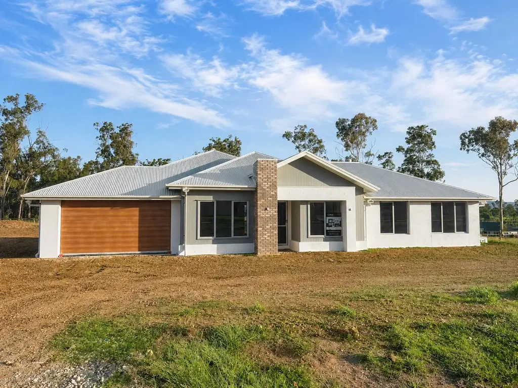 Adare 4कमरा Brand New Build with Multiple Living Zones & Acreage Appeal