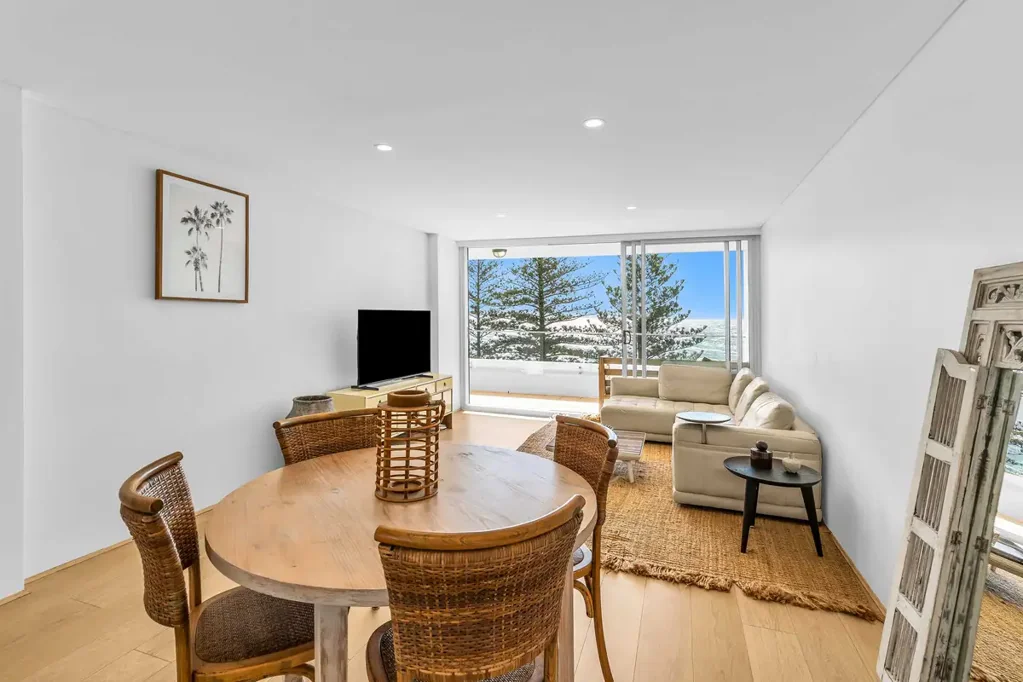 Fully Furnished in the Heart of Burleigh Heads