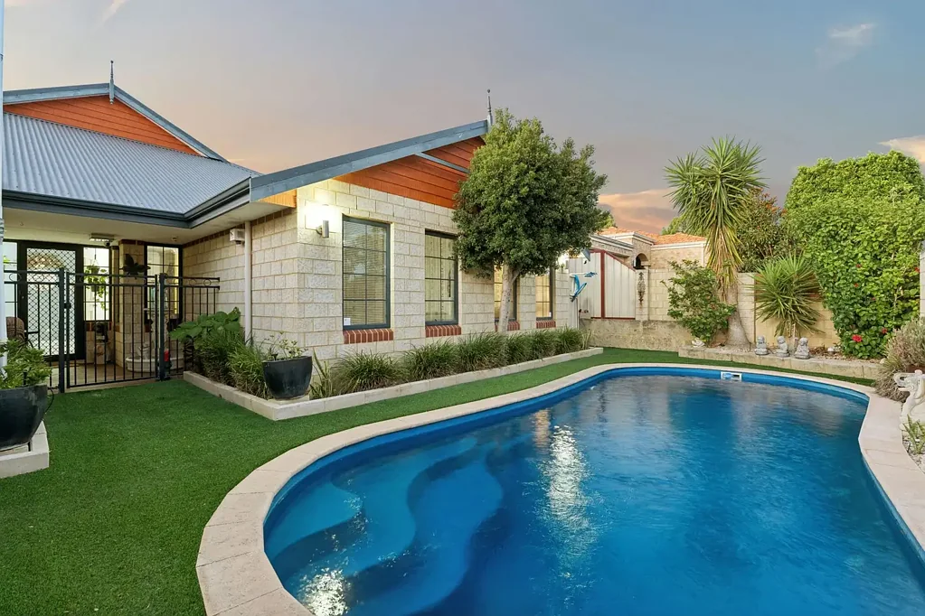 6 Gilbank Crescent, Kinross, WA 6028