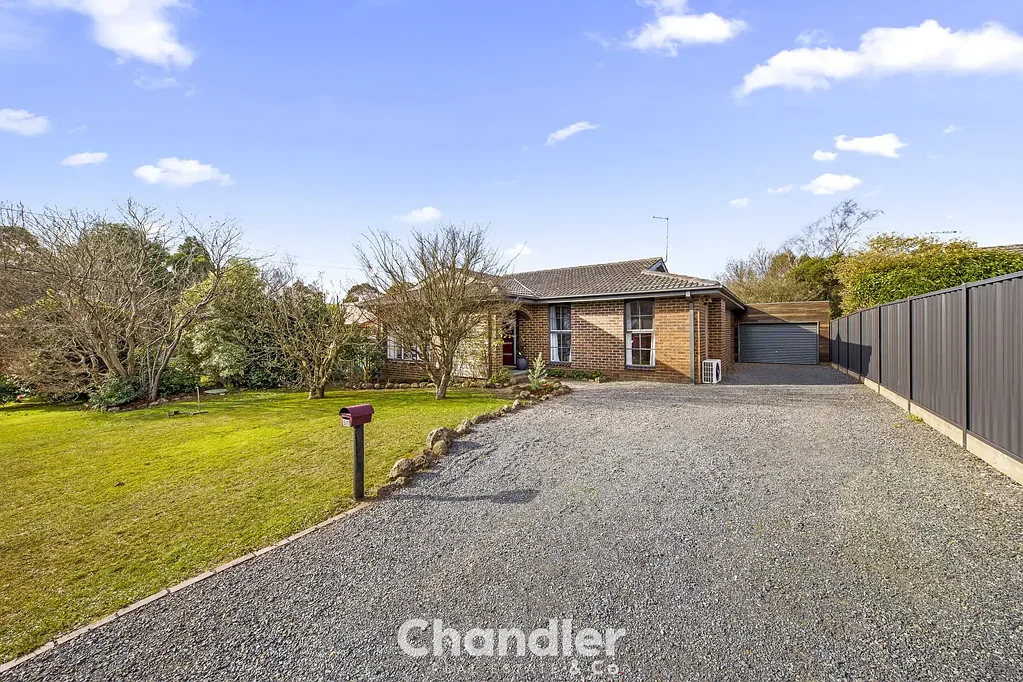 Monbulk 4 Bedroom Spacious Family Living in a Prime Monbulk Setting