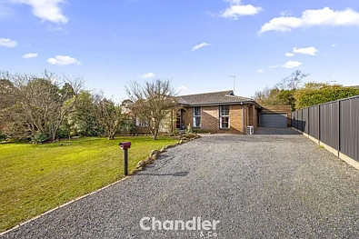 Monbulk 4房 Monbulk 优越地段的宽敞家庭生活 Spacious Family Living in a Prime Monbulk Setting