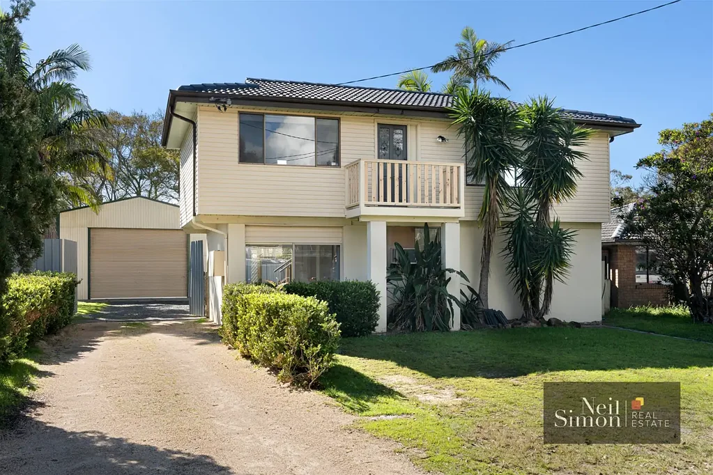 Tanilba Bay 3房  Space, Lifestyle & Endless Possibilities on a Huge 832sqm Block