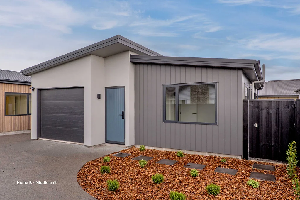Lincoln 2 Bedroom Walk to your morning coffee